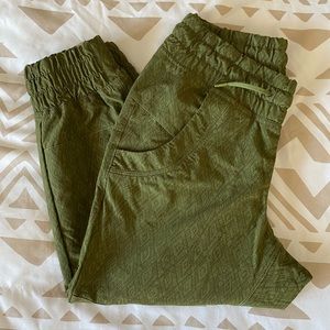 MEC 🍁 capris ⛰